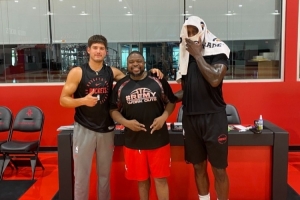 新賽季火箭主控？訓(xùn)練師曬謝潑德訓(xùn)練照 肱二頭肌粗壯醒目