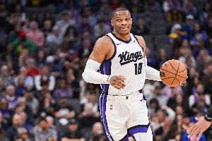 穿針引線！威少半場13分鐘6投3中 拿到6分7助2板1斷